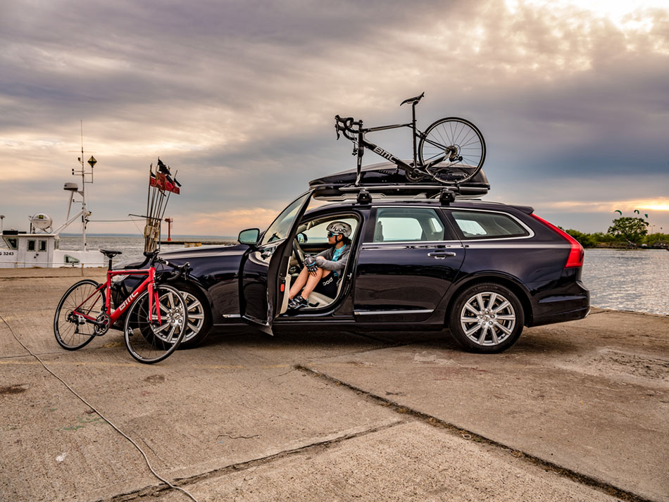 Roofbow and top of car carrier